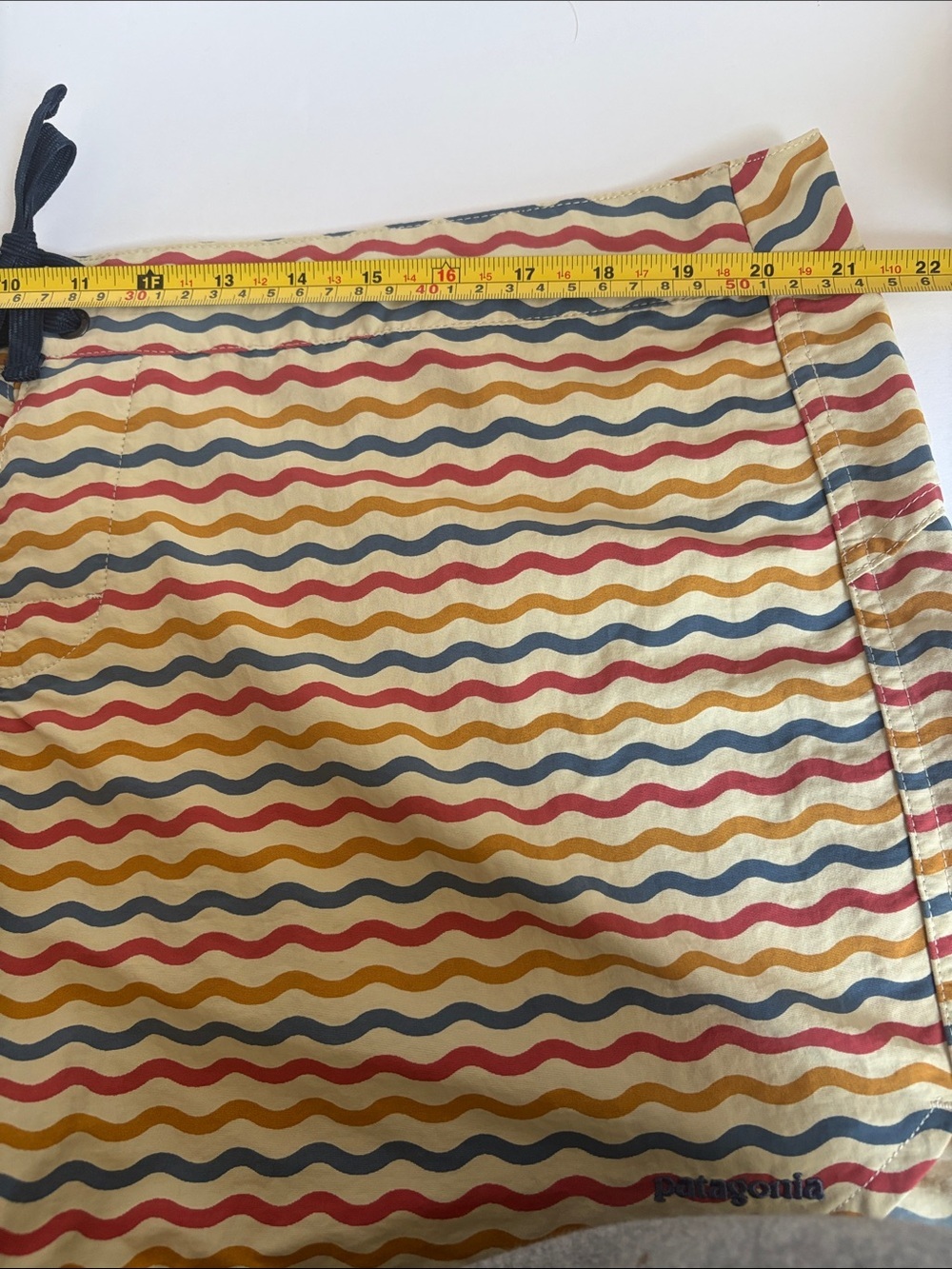 Patagonia Wavefarer board short 5” multicolor wavy stripe drawstring waist - Picture 15 of 16